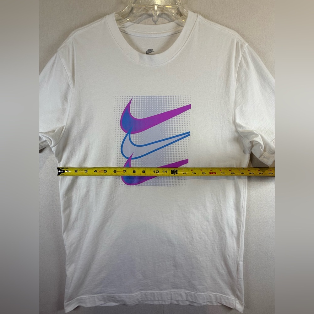 Nike The Nike Tee Swoosh Graphic T Shirt White Short Sleeve Men’s Medium - Picture 8 of 8